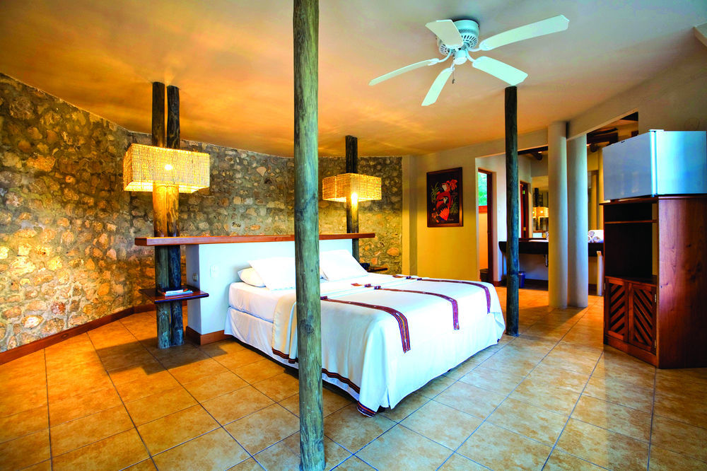 Villa Maya Флорес Экстерьер фото